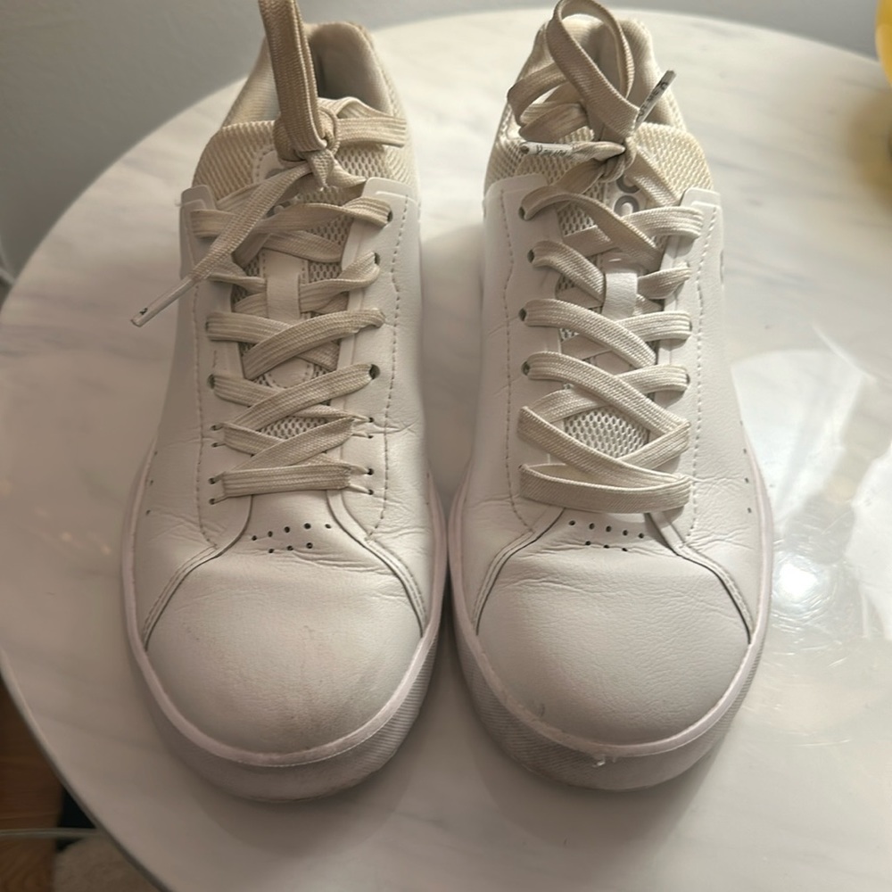 Great Condition On Cloud The Roger Women’s 7.5